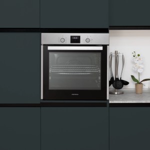 Respekta Herdset Diman + Abra im Einbau, Edelstahl-Optik, mit Glaskeramikkochfeld.