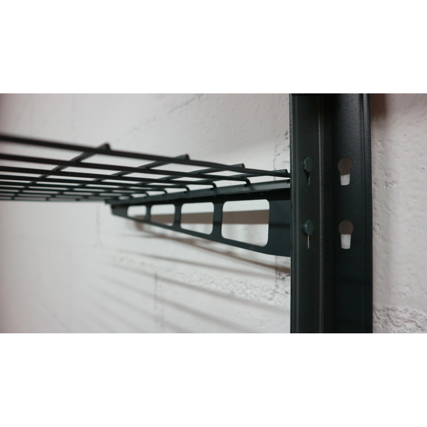 Ar Shelving Stahlgitterboden Rivet, anthrazitgrau, für Rivet Regale mit 45 cm Tiefe.