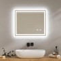 Rechteckiger Emke LED-Badspiegel mit Kaltweiß-Beleuchtung, Touchschalter und Anti-Beschlag-Funktion über Waschbecken.