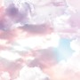 Komar Vlies Fototapete „Clouds“: Wolkenmuster in Rosa, Lila und Weiß, 100x250 cm.