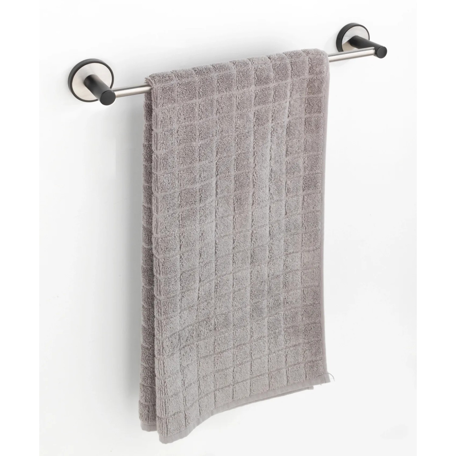 Wenko Badetuchstange Uno Udine, 40 cm, silber matt mit grauem Handtuch.