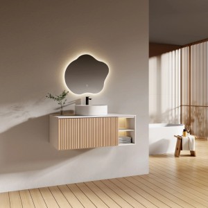 Organischer Emke LED-Badspiegel 50x45 cm mit leuchtender Kante, Antibeschlag, Touch-Sensor über Waschtisch.