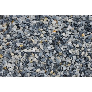 Nahaufnahme von Donau-Blau Marmorsplitt (8-12mm) als Zierkies.
