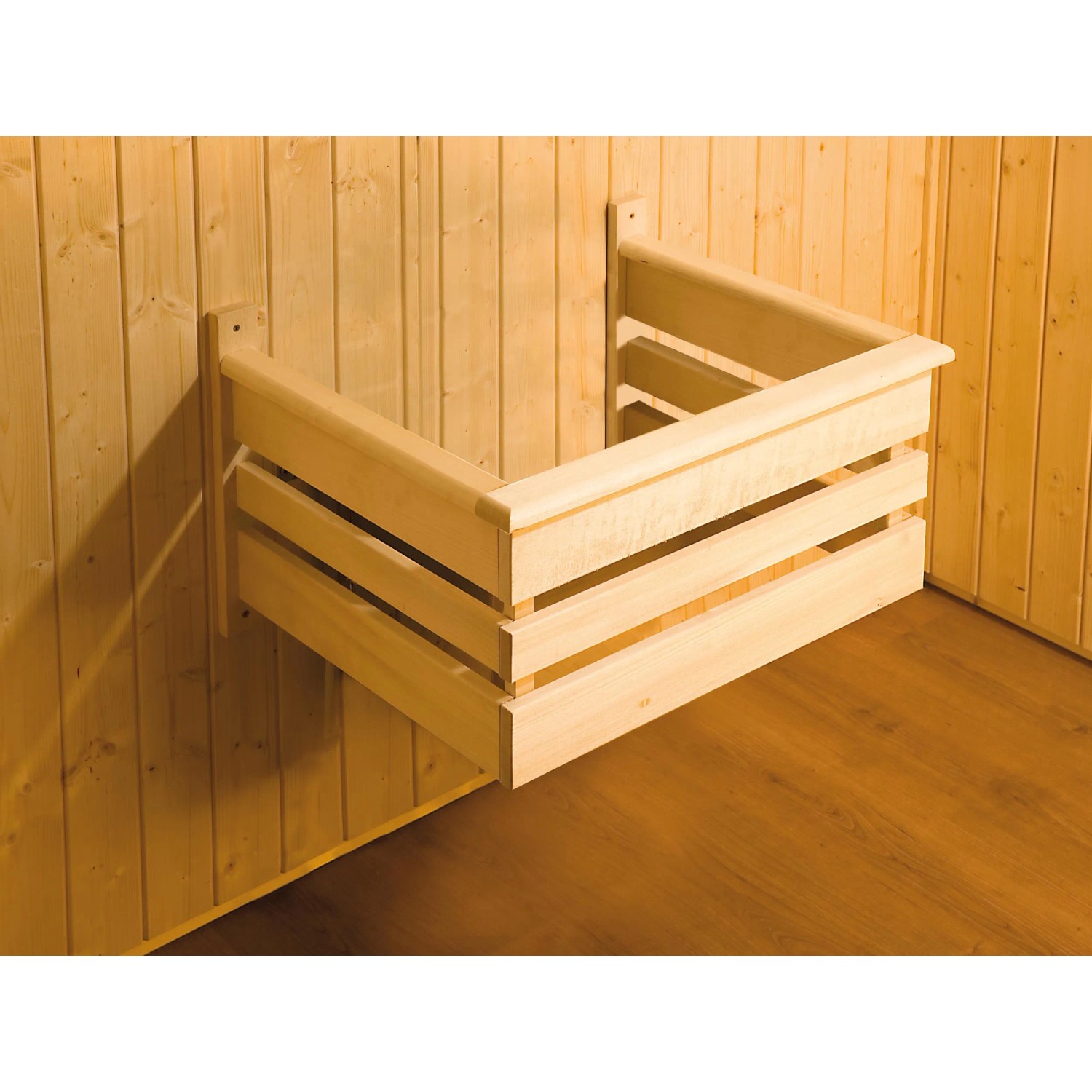 Detailaufnahme einer Kopfstütze aus Holz für die Weka Massivholzsauna Turku.