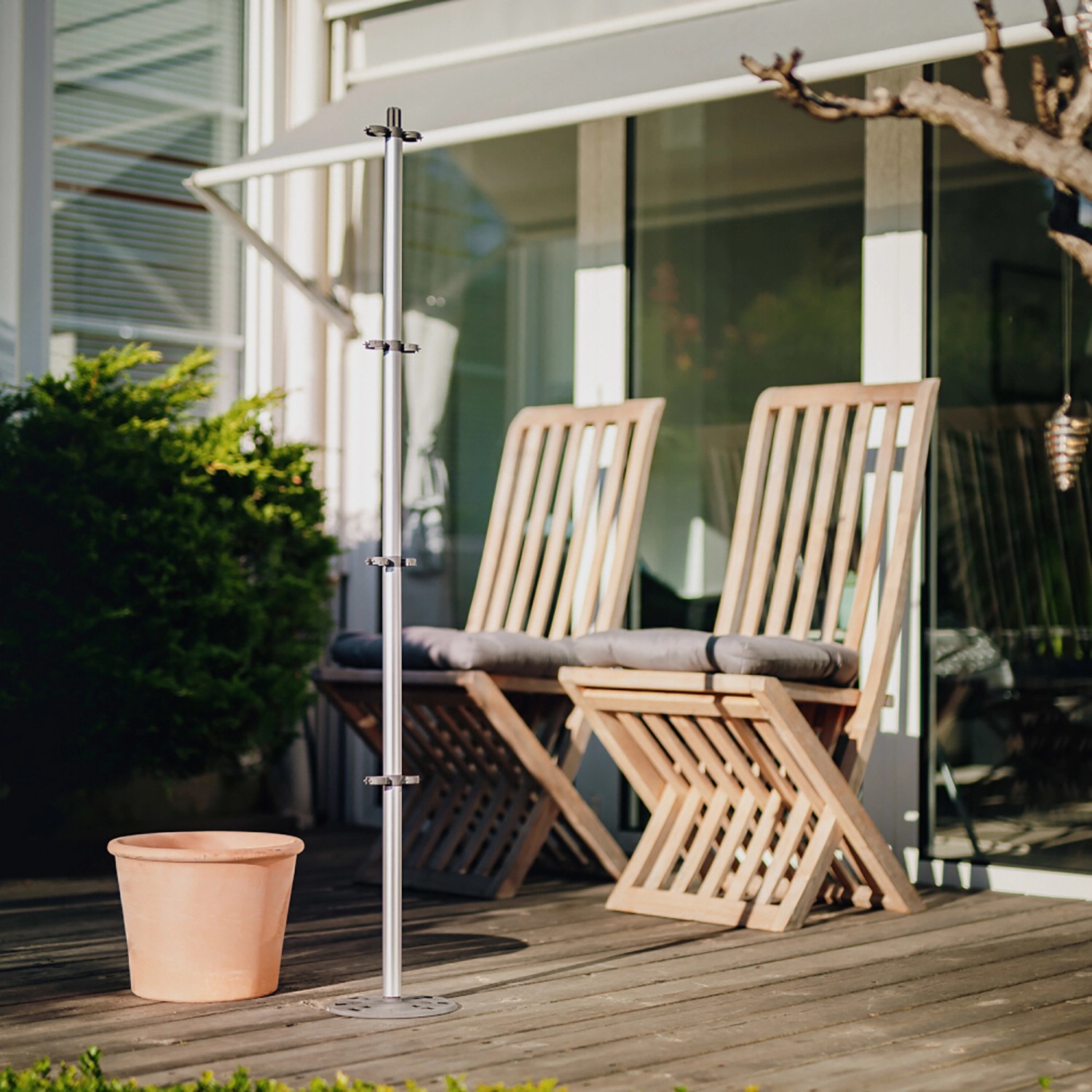 Gusta Garden Tomatenrankhilfe Tomato Buddy, 125cm, silber, mit Haken für Pflanzkübel und Tomaten.