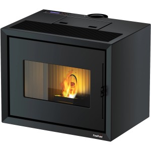 Schwarzer Freepoint Pelletofen Modo mit Stahlverkleidung und Flamme im Sichtfenster.