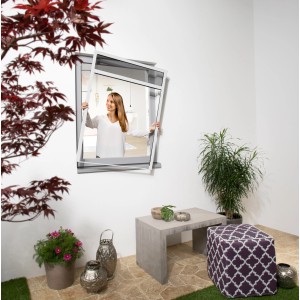 Windhager Insektenschutz Einhängerollo IS Plus, 130x160 cm, weiß, im Fensterrahmen montiert.