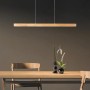 Moderne LED-Pendelleuchte Ainara, 80 cm, Kiefer Braun/Schwarz, über Esstisch. Dimmbar.