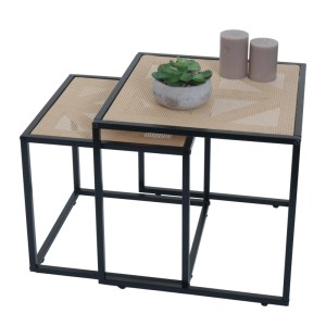 2er-Set Beistelltische N88 im Rattan-Look mit schwarzem Metallgestell.
