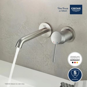 Grohe Essence 2-Loch Waschtischarmatur in Supersteel mit Wasserfluss.