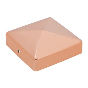 Quadratische Pfostenkappe aus Kupfer, 91x91 mm, zum Schutz von Holzpfosten im Außenbereich.