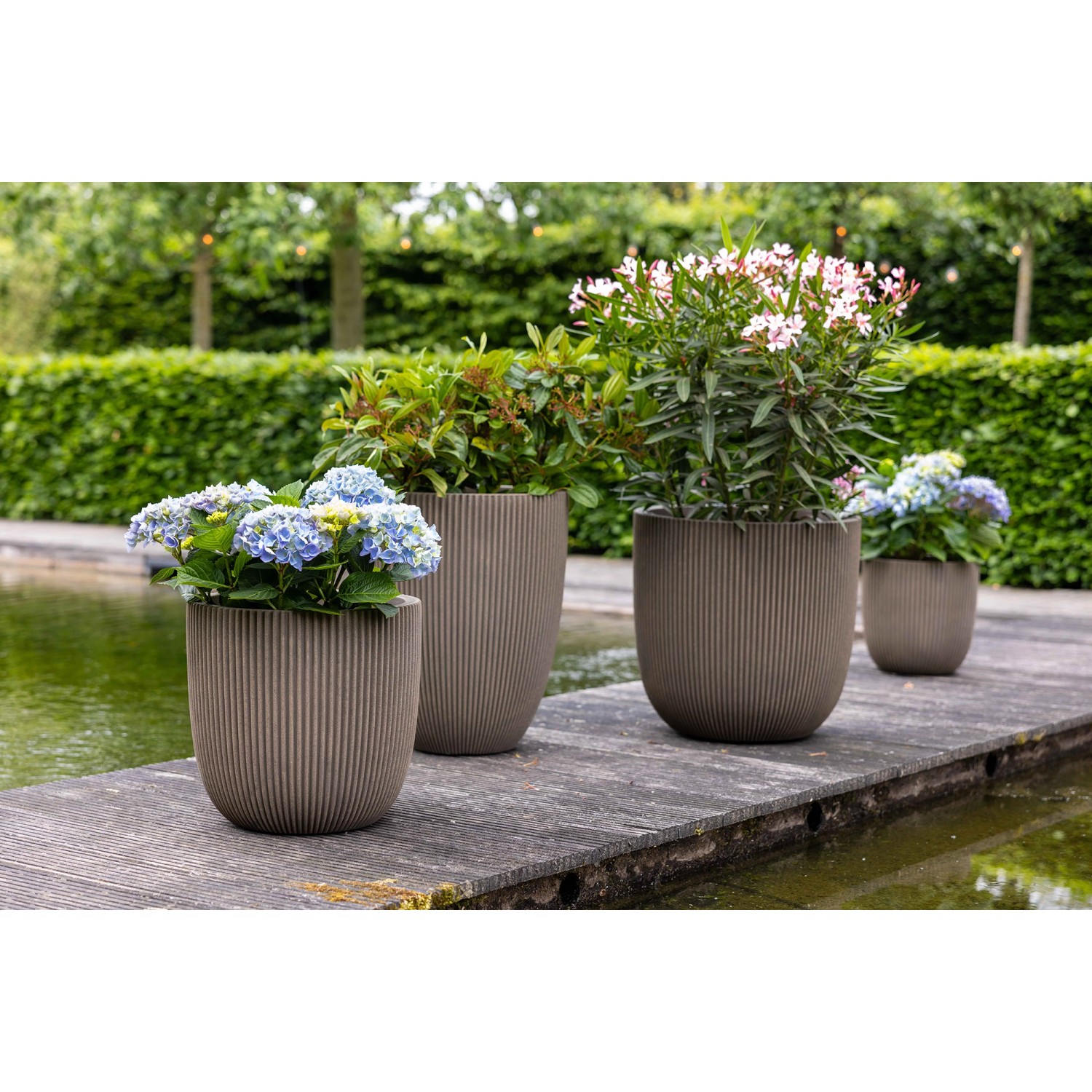 Capi Europe Blumentopf Kugel Groove NL Ø 35 cm x 34 cm Taupe_4