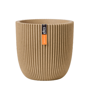 Beiger Capi Europe Blumentopf Kugel Groove, Ø 43 cm, mit vertikalen Rillen.
