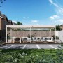 Große Weide Deluxe Voll-Alu Pergola 3,6x7,2m in Ivory Sand mit verstellbarem Lamellendach über Terrasse mit Gartenmöbeln.