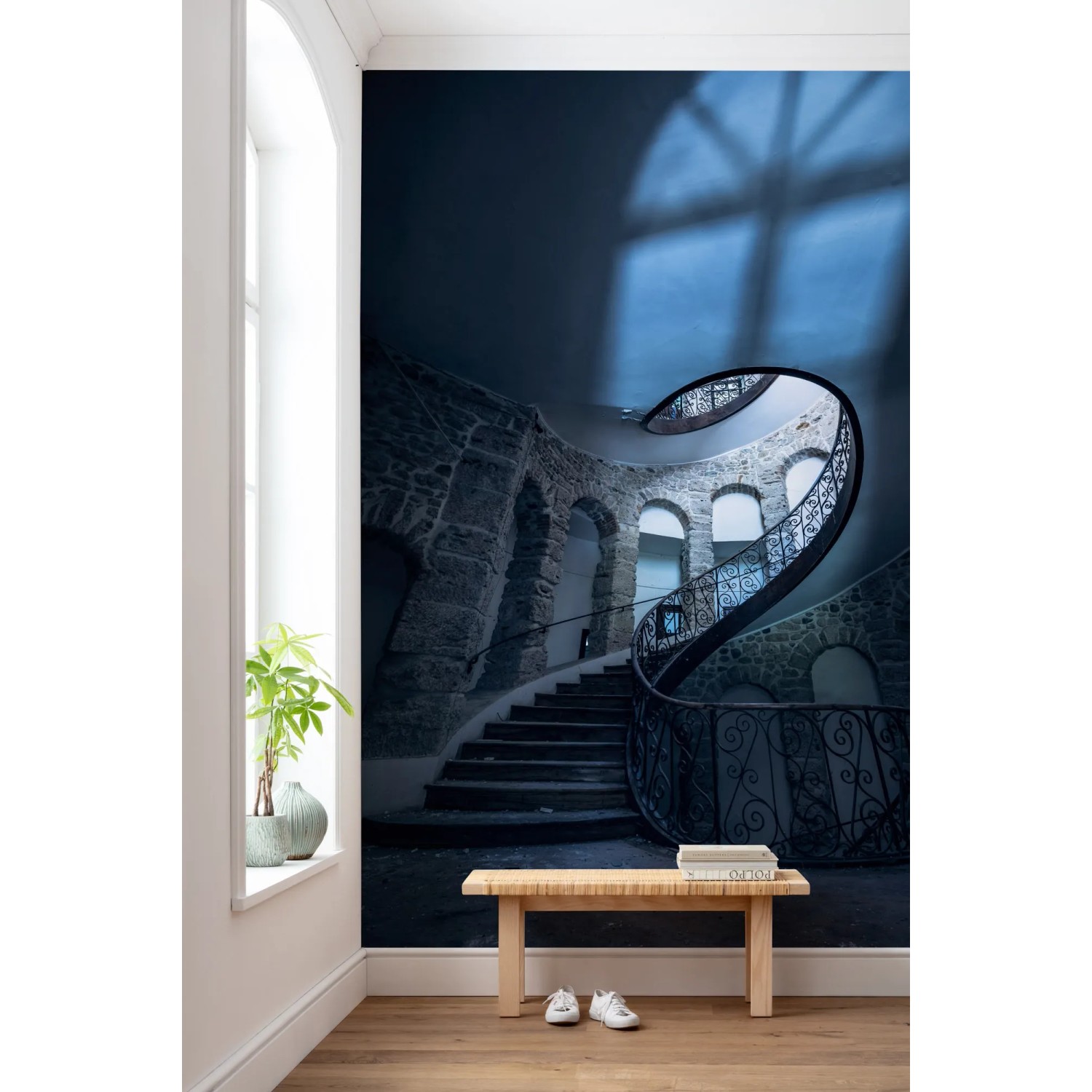 Komar Fototapete Vlies The forgotten Chateau mit Wendeltreppe und Steinwand, 200x280 cm.