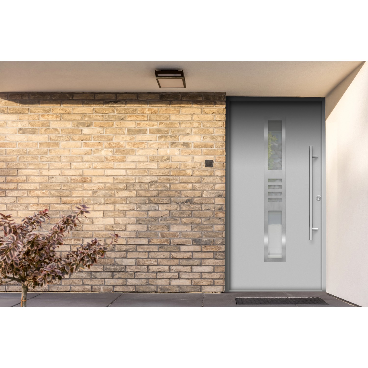 Graue Haustür Thermospace Köln Prime (100x210 cm) mit Edelstahlgriff und Glaseinsatz.