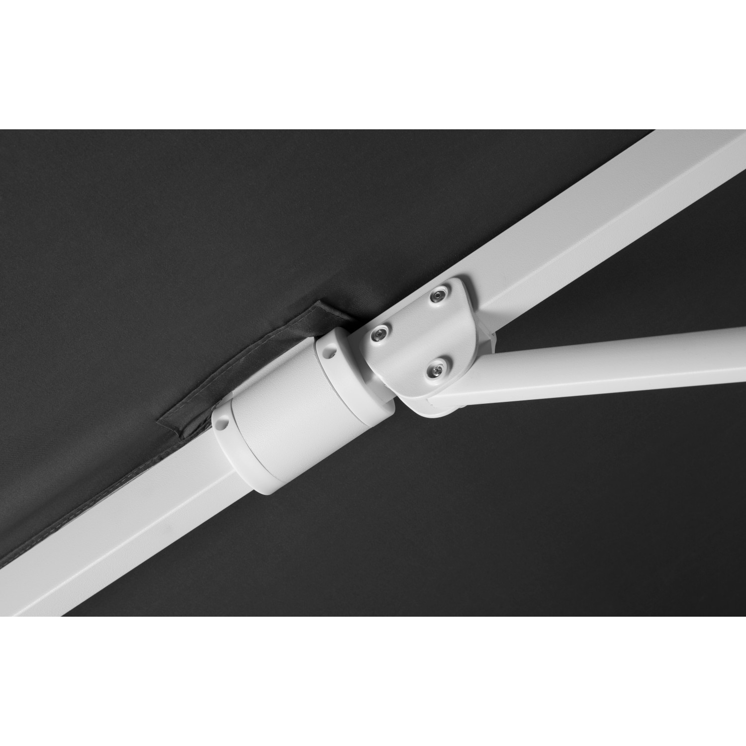 Detailaufnahme: Dreh- und Neigungsfunktion des anthrazitfarbenen Schneider Ampelschirm 360x300 cm.