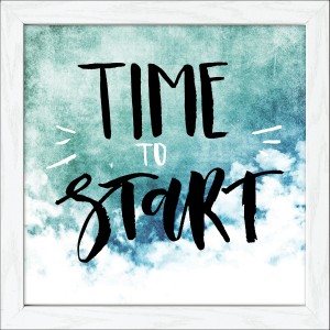 Bild mit Rahmen Concrete Moon III, 35x35 cm, mit dem Schriftzug "Time to start" vor blauem Hintergrund.