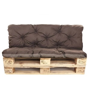 Braunes Setgarden Palettenkissen Set: Sitz- und Rückenkissen auf Holzpalette für Garten & Lounge.