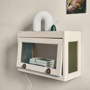 Regal mit Alpina Sprühlack No. 08 in Elegantem Gelassenheit Farbton edelmatt lackiert.