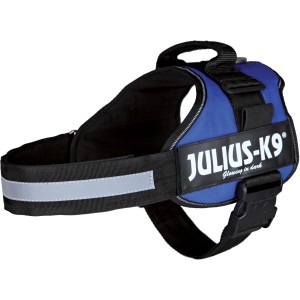 Blaues Julius K-9 Powergeschirr Gr. 1 mit reflektierenden Streifen und ergonomischer Form.
