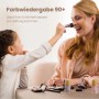 Mädchen schminkt lächelnde Frau mit Pinsel. Make-up auf Tisch. Perfekt für präzises Schminken mit Emke LED Badspiegel.