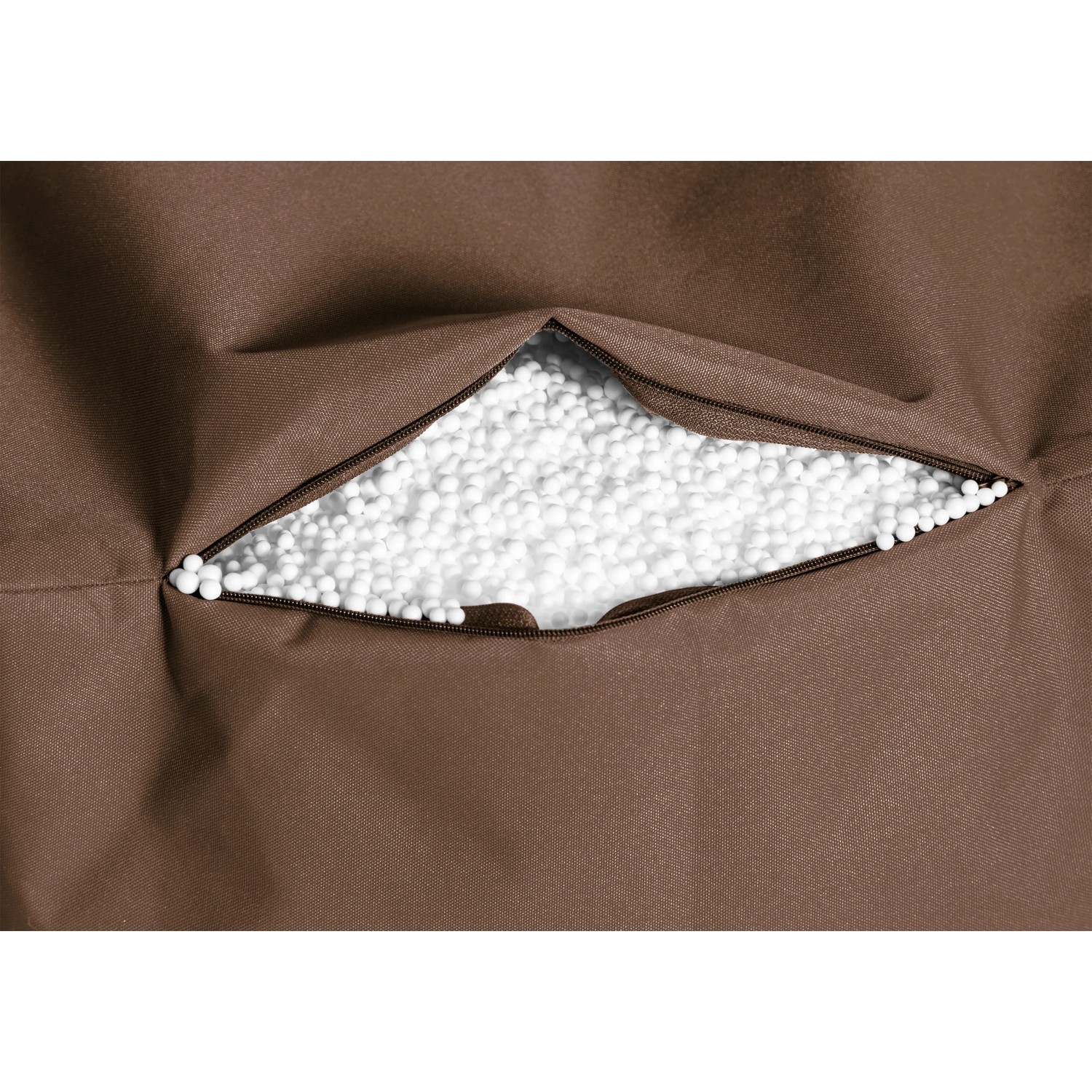 Detailaufnahme: Brauner Sitting Point Sitzsack Brava mit EPS-Perlen Füllung.
