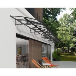 Graues Palram Canopia Vordach Amsterdam (139x892cm) am Haus montiert.