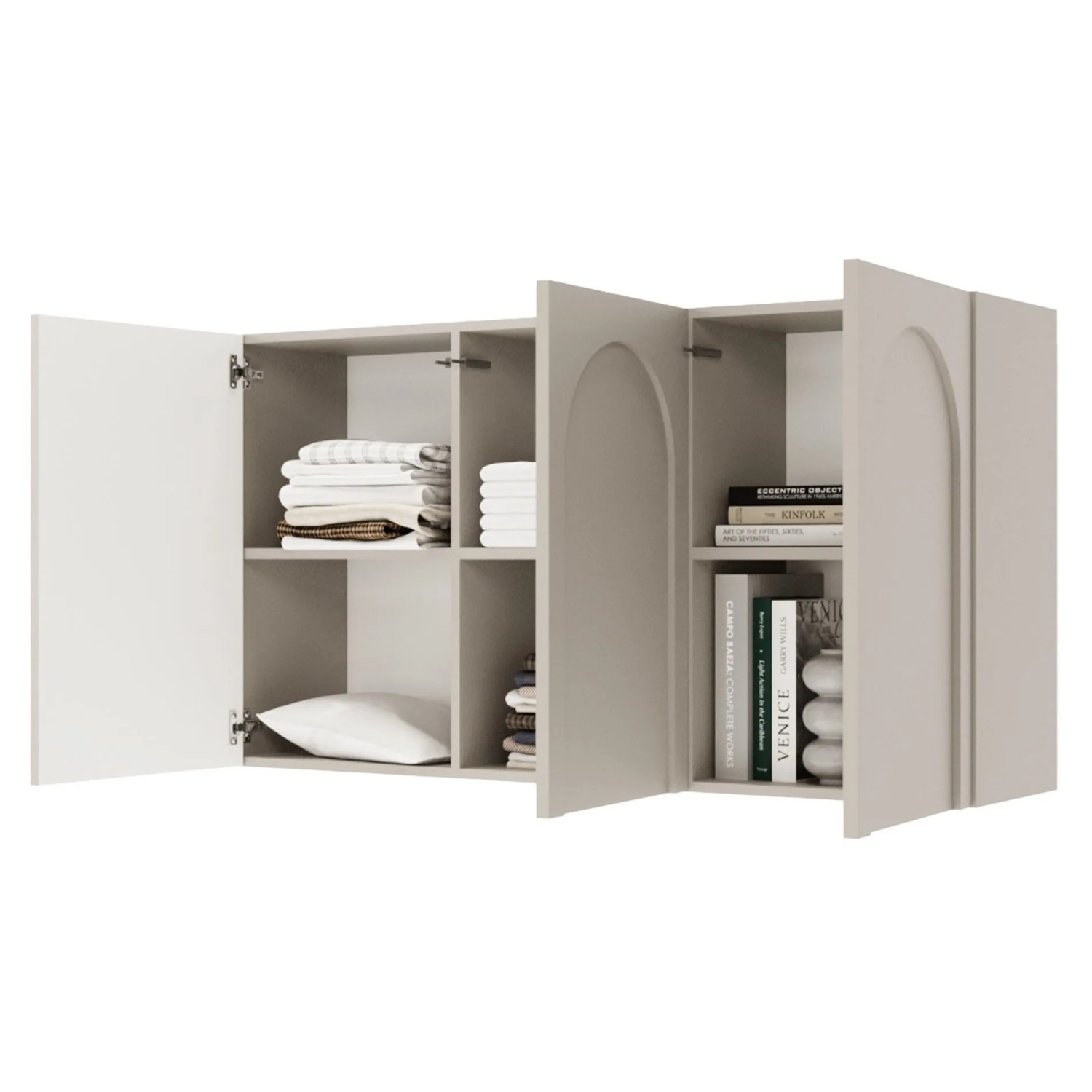 Graubeiges Selsey Sideboard Arkadia, dreitürig, mit elegant gefrästen Bogenfronten. Offene Türen zeigen vielseitigen Stauraum.