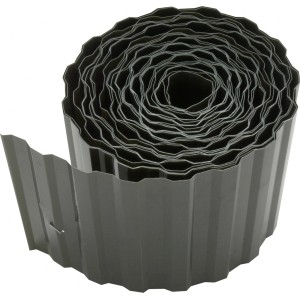 Grüne Rasenkante, 9 m x 15 cm, aufgerollt. Beetbegrenzung und Rasenabgrenzung.