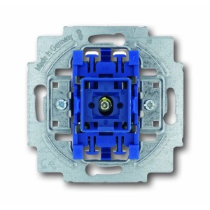 Busch-Jaeger Unterputz-Wippkontrollschalter, Aus-/Wechselschaltung mit N-Klemme, Detailansicht.