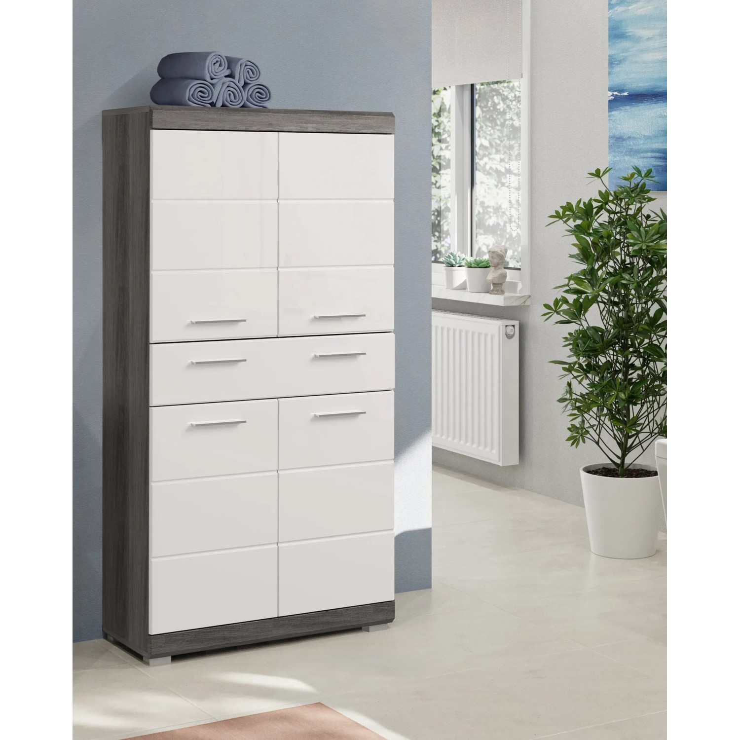 Badmidischrank in Weiß-Rauchsilber (74x141x31cm) mit mehreren Fächern für Bad und Hauswirtschaftsraum.