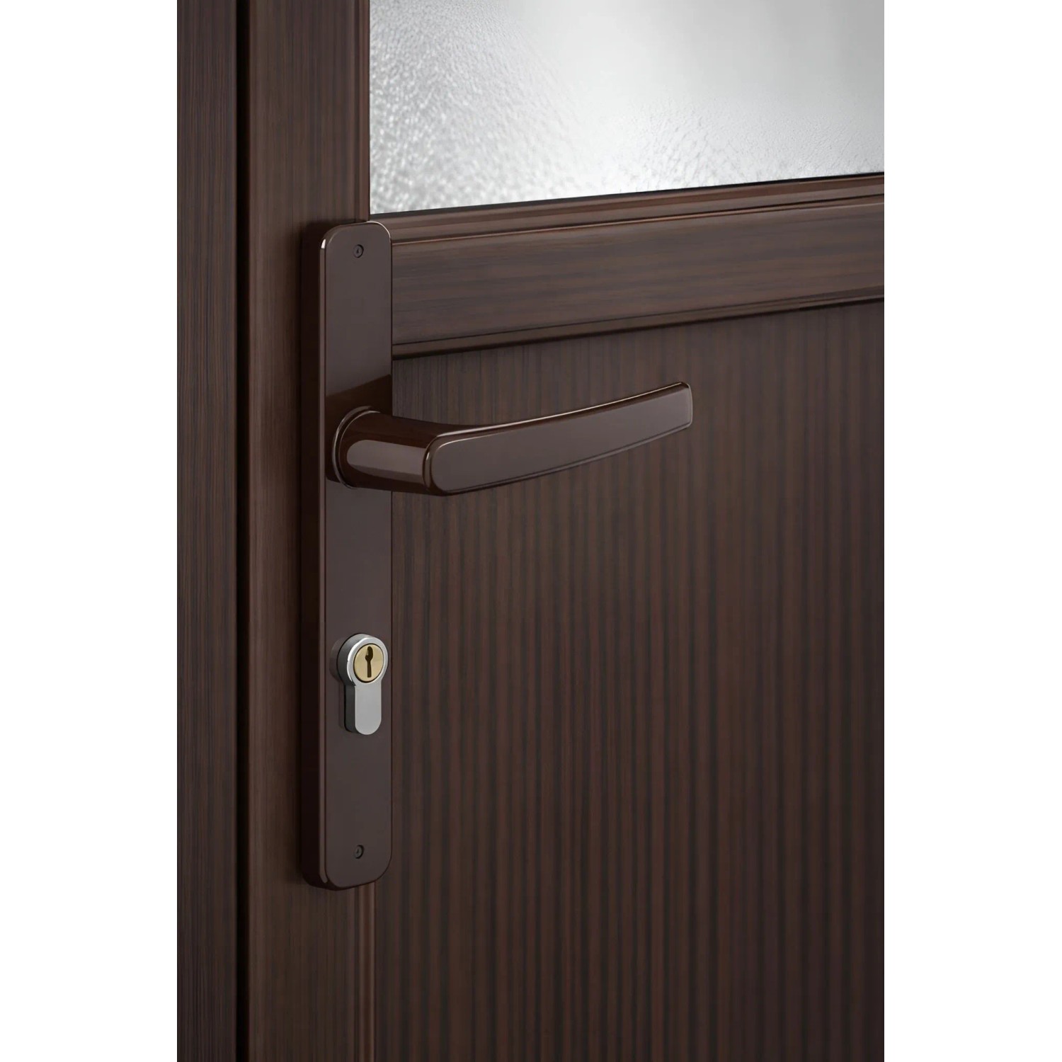 Braune Panto Griffgarnitur Smart Line (92 mm) an einer Holztür mit Glaseinsatz.