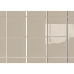 Glänzende, beige Fliesen mit Alpina Fliesen-Finish Bad & Küche 2K beschichtet.