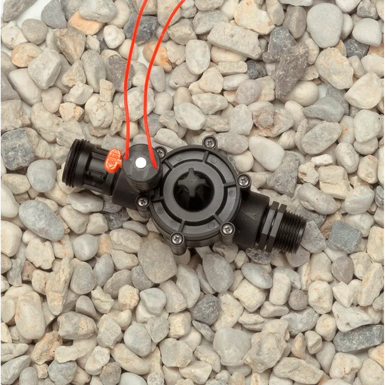 Gardena Bewässerungsventil 24V für Sprinkler-Systeme zur automatischen Gartenbewässerung.