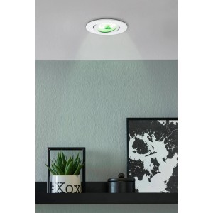 Weiße Eglo LED-Einbauleuchte Saliceto-Z, 5W, mit grüner Beleuchtung im Wohnraum.
