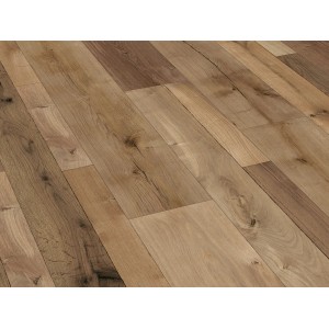 Nahaufnahme von Laminatboden Excellent Plus Eiche Farco Elegance, 8 mm stark, mit Holzstruktur.