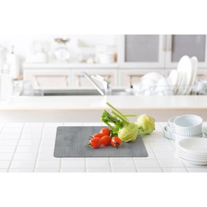 d-c-fix Tischset Rio Beton, 44x29 cm, auf Küchentisch mit Gemüse.