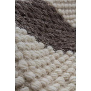 Detailansicht des handgewebten Wollteppichs Kaylana 310 Natur, 120x170 cm. Naturfarbenes Muster.