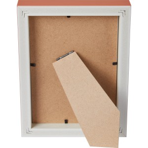 Rückseite des orangefarbenen Bilderrahmens Safari Adventure 13x18 cm mit Aufsteller.