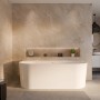 Freistehende, weiße Ottofond Badewanne Mince 180 cm im modernen Badezimmer.
