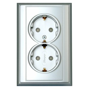 Kopp 2-fach Steckdose Malta, Silber, für Unterputzmontage.