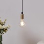 Eglo E27 LED Leuchtmittel in Globeform, 7,5W, warmweiß, an einer Lampe hängend.
