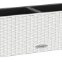 Weißer Lechuza Balconera Cottage 80 Blumenkasten mit Bewässerungssystem und Flecht-Optik.