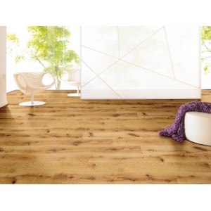 Parador Parkett Basic 11-5 Landhausdiele Eiche rustikal gebürstet dunkel im Wohnraum.