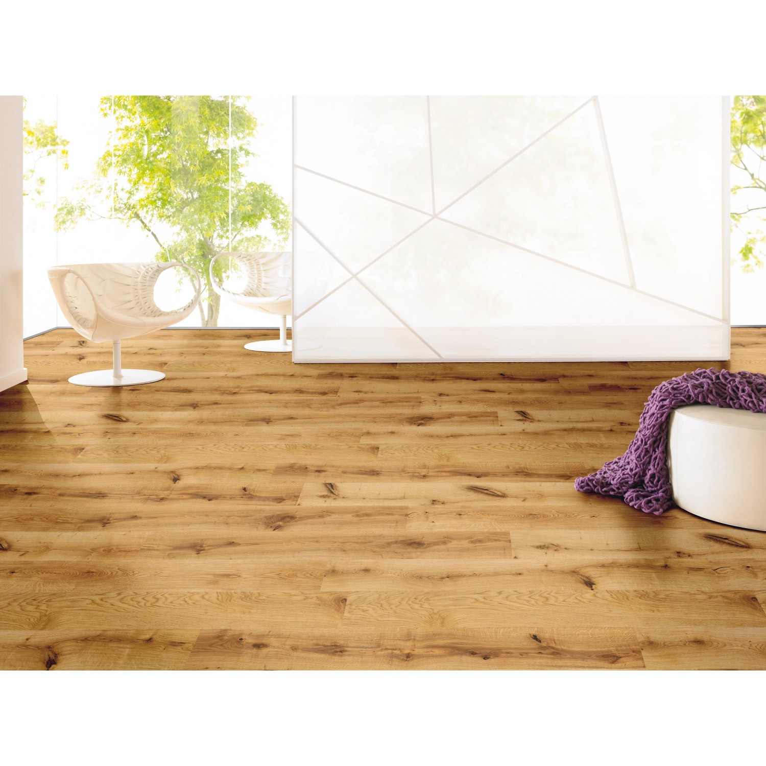 Parador Parkett Basic 11-5 Landhausdiele Eiche rustikal gebürstet dunkel im Wohnraum.