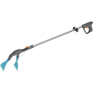 Gardena Greifer 4 in 1: Ergonomische Greifzange mit blauen Rechenaufsätzen für Gartenarbeiten.