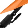 Schwarze Kurbelmechanik des orangefarbenen Doppler Ampelschirms MyZone. Ermöglicht einfaches Öffnen und Schließen.