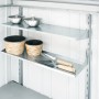 Biohort Regale-Set für StoreMax 190 mit 2 Stahlböden und Regalstehern zur Gartenordnung.