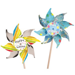 Zwei Happy People Windmühlen "Happy Birthday" mit bunten Designs auf Holzstäben.
